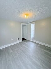 1741 W Market St in Warren, OH - Building Photo - Building Photo