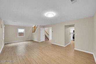4 Cooper Ct in Freehold, NJ - Building Photo - Building Photo