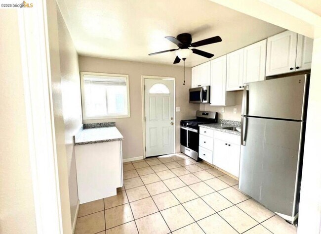 31 Sunset Dr in Antioch, CA - Building Photo - Building Photo