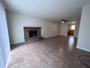 928 SW 60 Terrace in Gainesville, FL - Foto de edificio - Building Photo