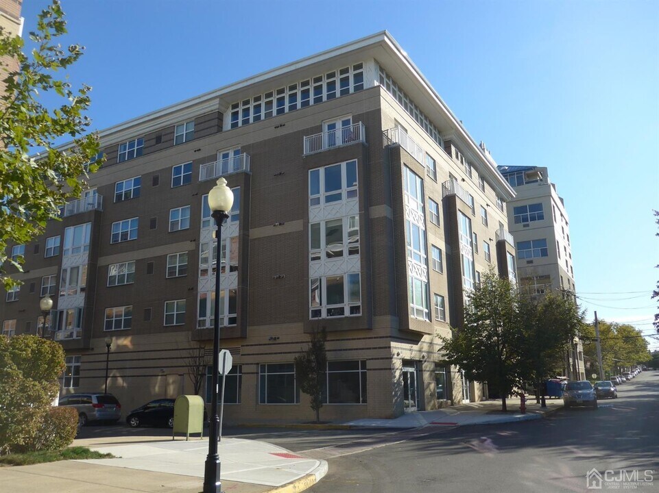 358 Rector St-Unit -604 in Perth Amboy, NJ - Building Photo