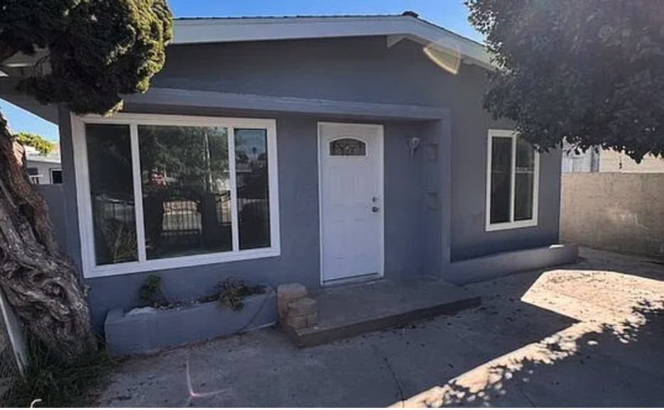 10806 Doty Ave in Inglewood, CA - Building Photo