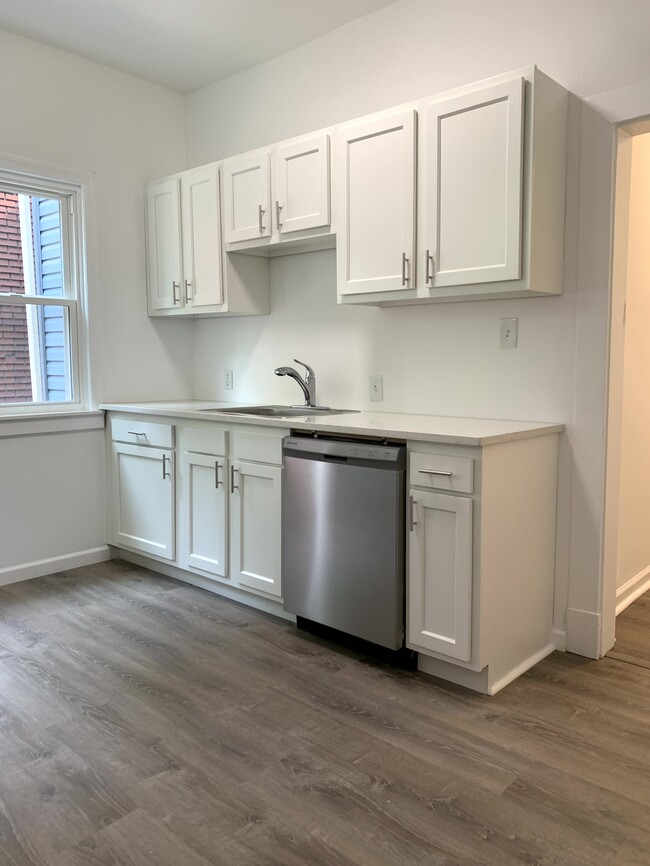 411 Sample St, Unit 1 in Pittsburgh, PA - Building Photo - Building Photo