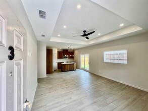 3500 Duke Ave in McAllen, TX - Foto de edificio - Building Photo