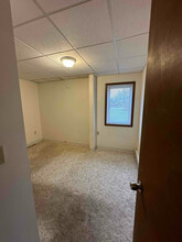 320 Oak Ave N in Thief River Falls, MN - Building Photo - Building Photo