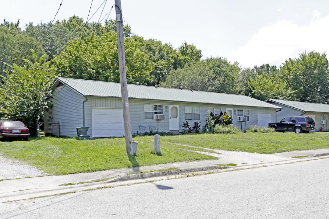 841-905 W 12th St in Fayetteville, AR - Building Photo