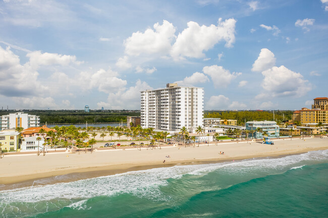 Hollywood Towers in Hollywood, FL - Foto de edificio - Building Photo