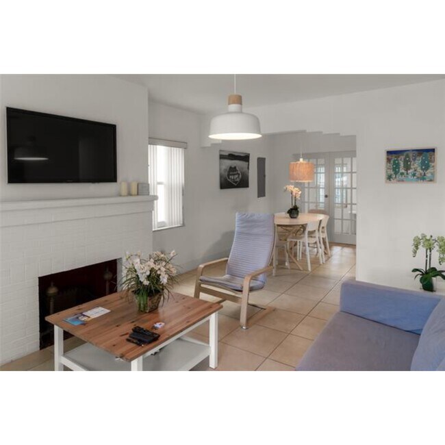 2724 SW 34th Ct in Miami, FL - Foto de edificio - Building Photo