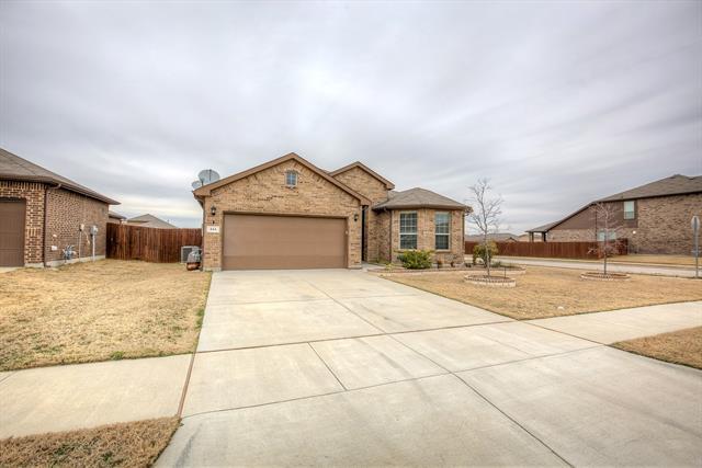 544 Lindisfarne Ln in Saginaw, TX - Building Photo - Building Photo