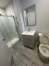 19 Maple St, Unit 1.5 bedroom 1st floor in New Brunswick, NJ - Foto de edificio - Building Photo