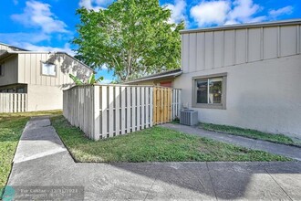 5704 NW 21st St in Fort Lauderdale, FL - Building Photo - Building Photo