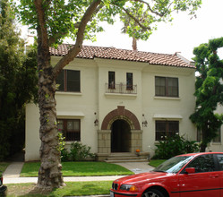 120 N Almont Dr in Beverly Hills, CA - Building Photo - Building Photo