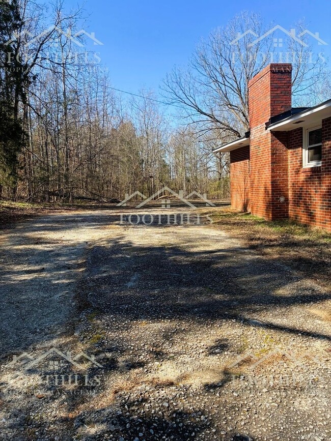 136 Muirhead Rd in Starr, SC - Building Photo - Building Photo