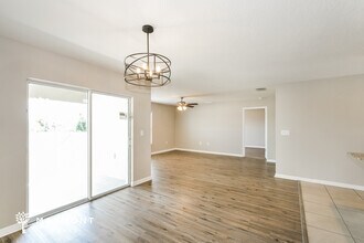 1015 Coastal Hammock Ave in Ruskin, FL - Building Photo - Building Photo