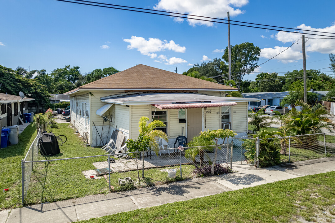 400 NE 4th St in Pompano Beach, FL - Building Photo