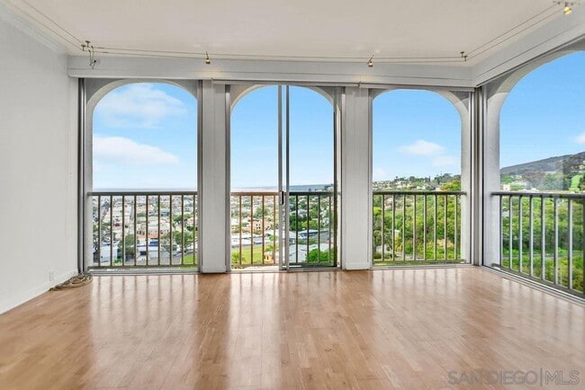 property at 1001 Genter St