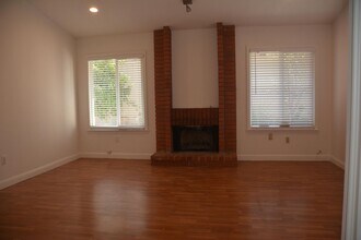 2221 Lynbrook Dr in Pittsburg, CA - Building Photo - Building Photo