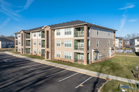 Newtown Woods in Fairdale, KY - Foto de edificio - Building Photo