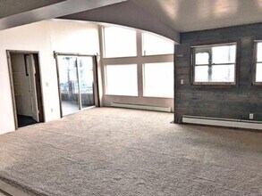 307 High St-Unit -A in Kodiak, AK - Building Photo - Building Photo