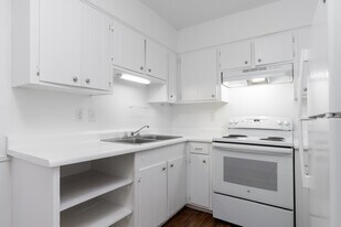 Fairbanks Apartments in El Paso, TX - Building Photo