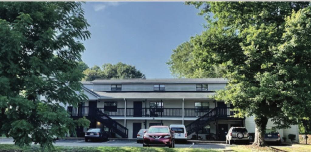 1001 Park Hill Dr in Gainesville, GA - Building Photo