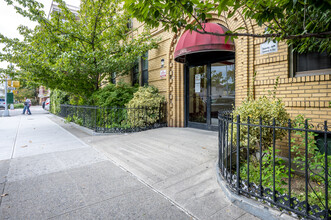 303 Avenue P in Brooklyn, NY - Building Photo - Building Photo