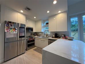 18393 NE 30th Ct in Aventura, FL - Building Photo