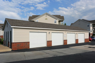 Pinehurst Apartment Homes in Sapulpa, OK - Foto de edificio - Building Photo