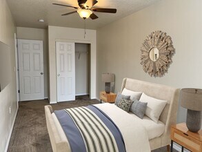 5344 SE 137th Ave in Portland, OR - Building Photo - Building Photo