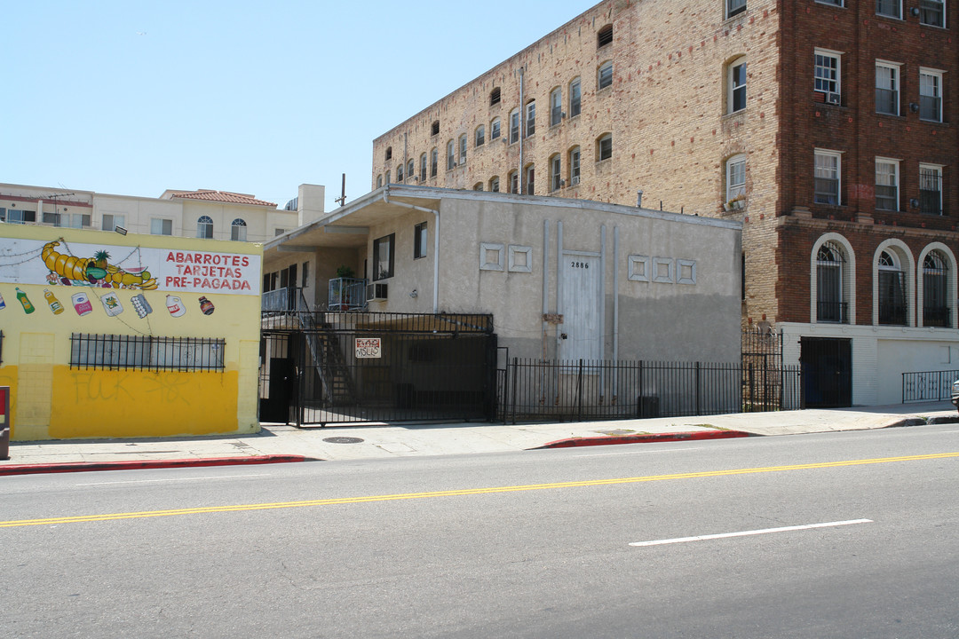 2886 W 7th St in Los Angeles, CA - Building Photo