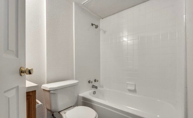 1110 Holly St, Unit 1108 holly street Irving in Irving, TX - Building Photo - Building Photo