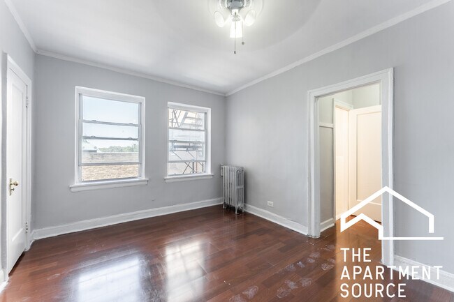 property at 6930 N Greenview Ave