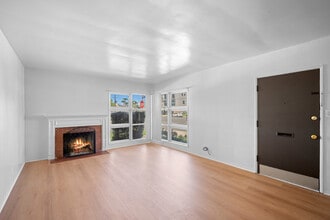13820 Burbank Blvd, Unit 13820 in Sherman Oaks, CA - Building Photo - Building Photo