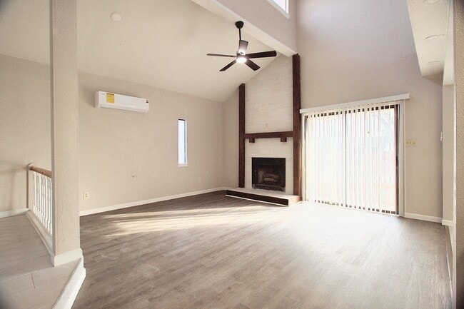 911 Rockwall St in McKinney, TX - Foto de edificio - Building Photo