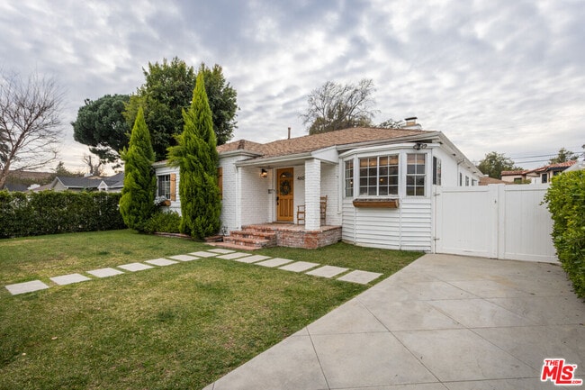 4607 Willowcrest Ave in Los Angeles, CA - Building Photo - Building Photo