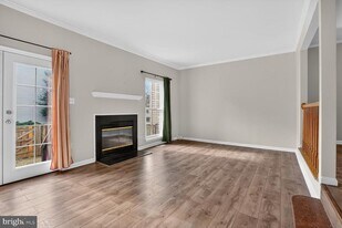 6739 Rockledge Pl in Centreville, VA - Building Photo