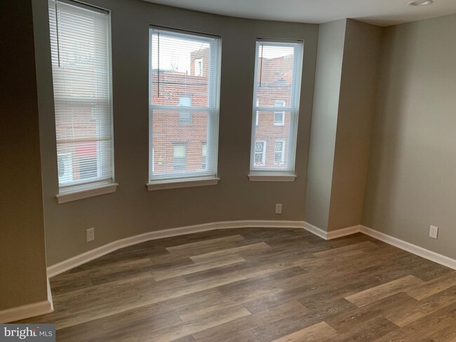 1112 MIFFLIN St-Unit -2 in Philadelphia, PA - Building Photo - Building Photo