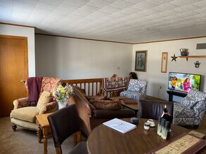 78 Main St, Unit 2A in Lincoln, NH - Foto de edificio - Building Photo