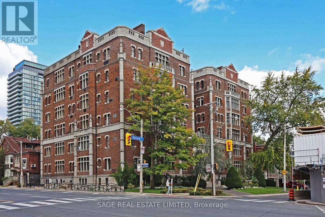 150-150 Balmoral Ave in Toronto, ON - Building Photo