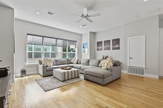1904 Landon Ln in Dallas, TX - Building Photo - Building Photo