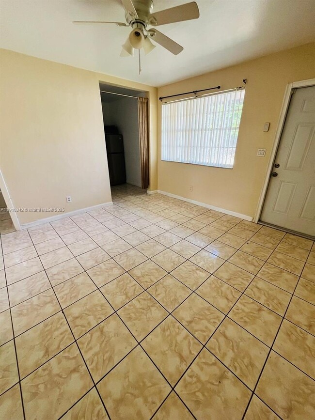 125 NW 12th Ave in Dania Beach, FL - Building Photo - Building Photo