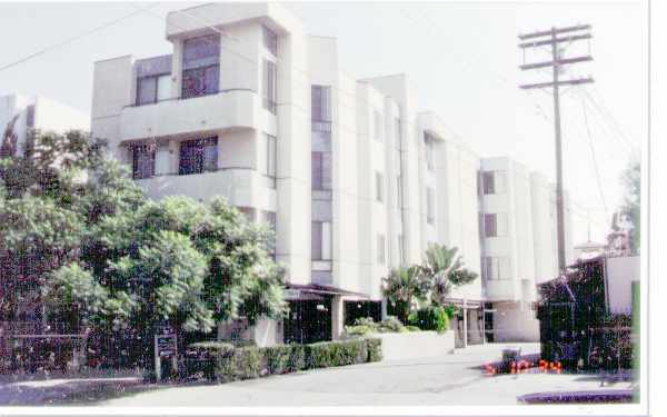 1250 S Holt Ave in Los Angeles, CA - Building Photo - Building Photo