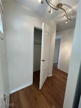 6236 Silverfield Dr in Las Vegas, NV - Building Photo - Building Photo