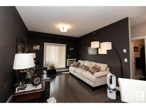 2207-2207 44 Ave NW in Edmonton, AB - Building Photo - Building Photo