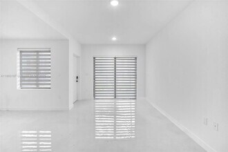 14507 SW 261st St in Princeton, FL - Building Photo - Building Photo