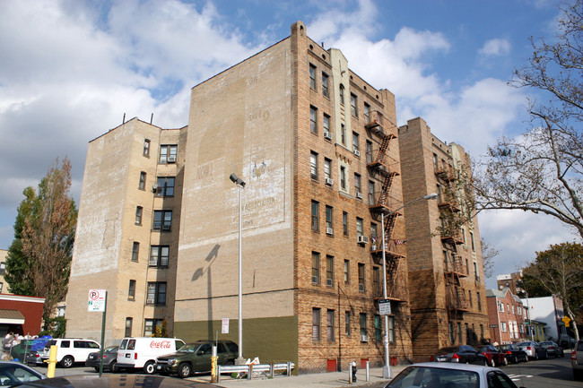 3015 Roberts Ave in Bronx, NY - Building Photo - Building Photo