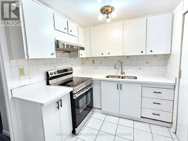 20 Karen Miles Crescent in Markham, ON - Building Photo - Building Photo