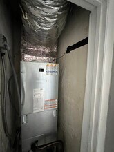 2401 NW 7th St in Fort Lauderdale, FL - Foto de edificio - Building Photo