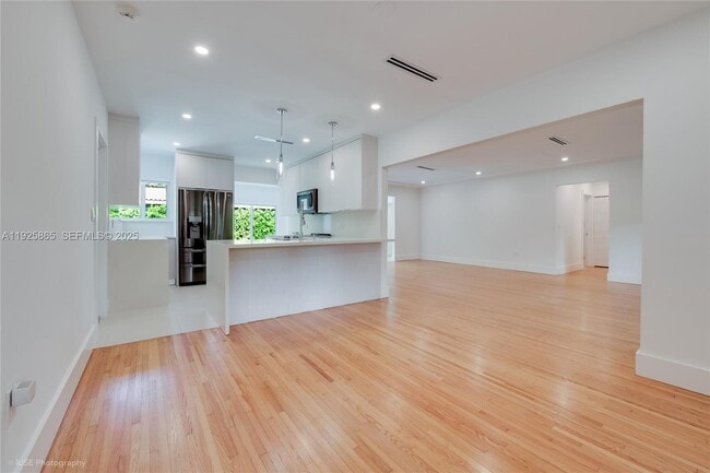 1449 Cecilia Ave in Coral Gables, FL - Building Photo - Building Photo