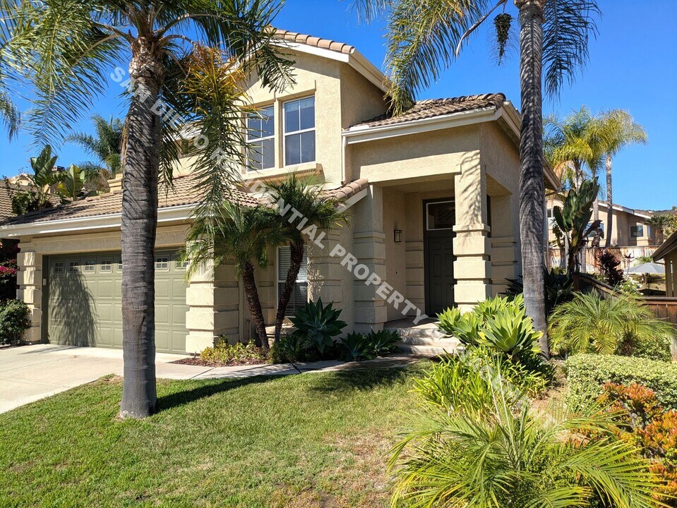 13620 Essence Rd in San Diego, CA - Building Photo